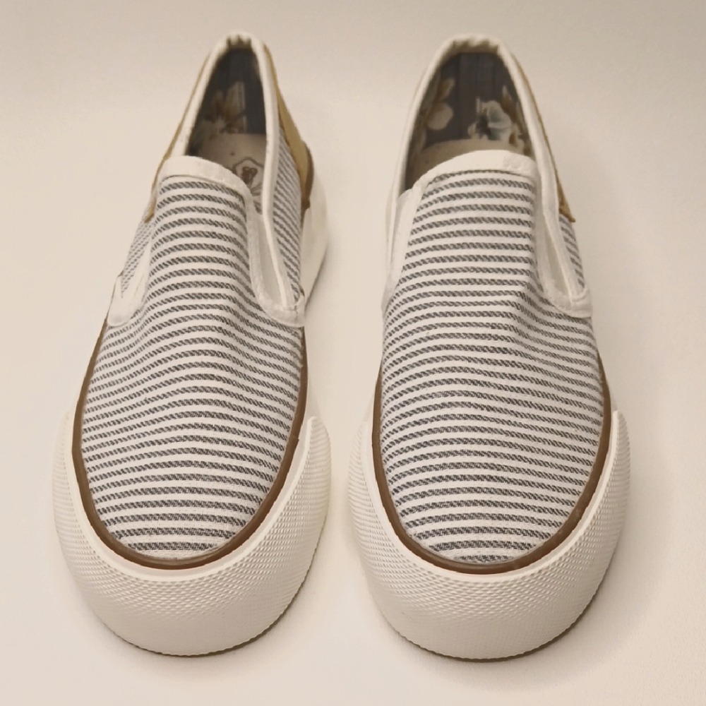Women's Tommy Bahama Shoes